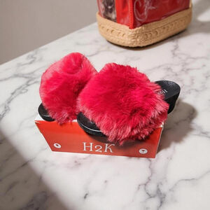 H2K Women's Size 8 Red Faux Fur Slippers Comfortable Cozy